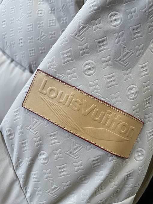 ルイヴィトン LOUIS VUITTON 取り外し可能な袖パッチフードダウンジャケット