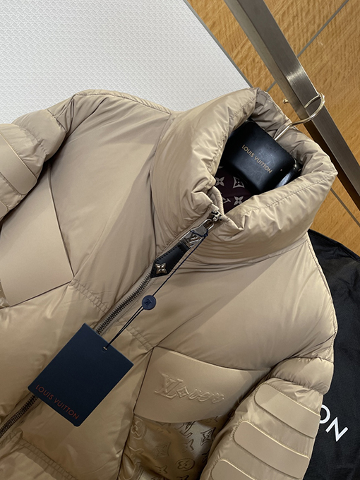 ルイヴィトンコピー LOUIS VUITTON スタンドカラーダウンジャケット