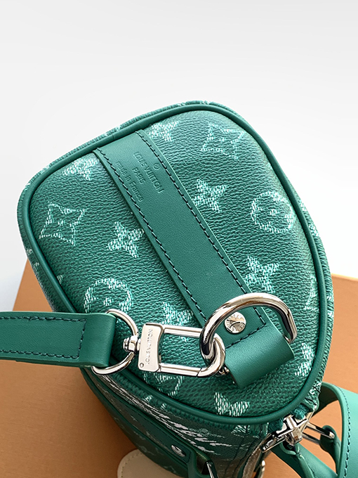 ルイヴィトンコピー Keepall Bandoulière Monogram Surfin 夏のレトロハンドバッグ M12684