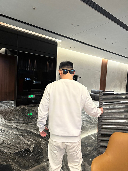 モンクレールスーパーコピー Moncler クルーネックプリントのカジュアル長袖スウェットシャツ
