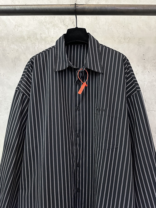 バレンシアガ Balenciaga 刺繍入りダブルレイヤー長袖シャツ