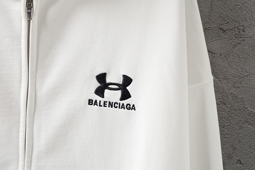 バレンシアガ Balenciaga アンダーアーマー 刺繍入り ジップアップ フード付き スウェットシャツ ジャケット