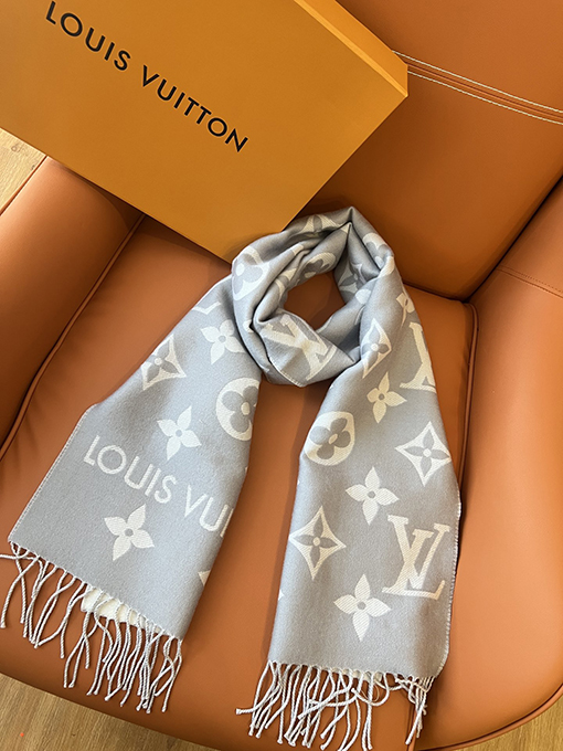 ルイヴィトン LV ESSENTIAL クラシックウールのスカーフ