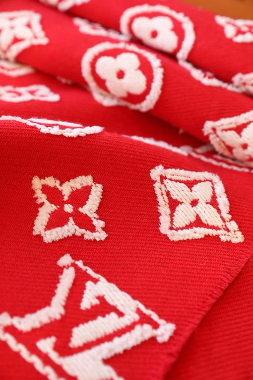 ルイヴィトン 3Dステレオ Monogram カットアウトスカーフ