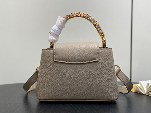 ルイヴィトン LV Capucines Mini レディースナインのミニハンドバッグ M14177