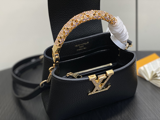 ルイヴィトン LV Capucines Mini レディースナインのミニハンドバッグ M14177