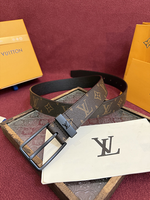 ルイヴィトンスーパーコピー LV Monogram 新しいエンボスフローラルレターベルト