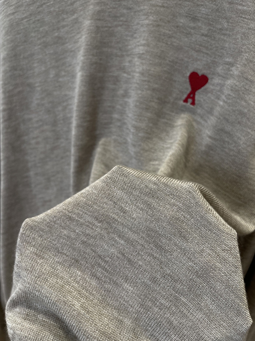 アミ ハート刺繍クルーネックニットセーター