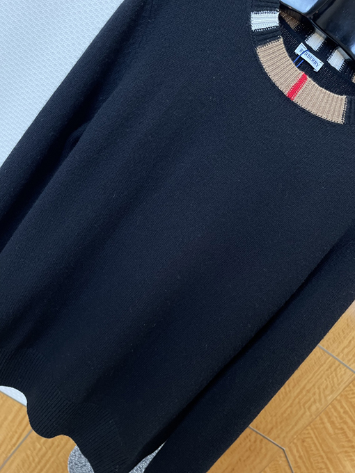 バーバリースーパーコピー ストライプクルーネックニットセーター