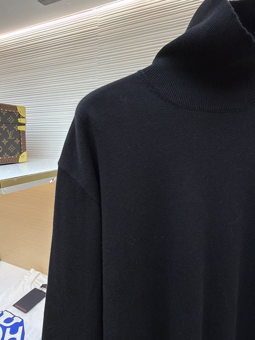 ディオールスーパーコピー ビー刺繍ハイネックニットトップス