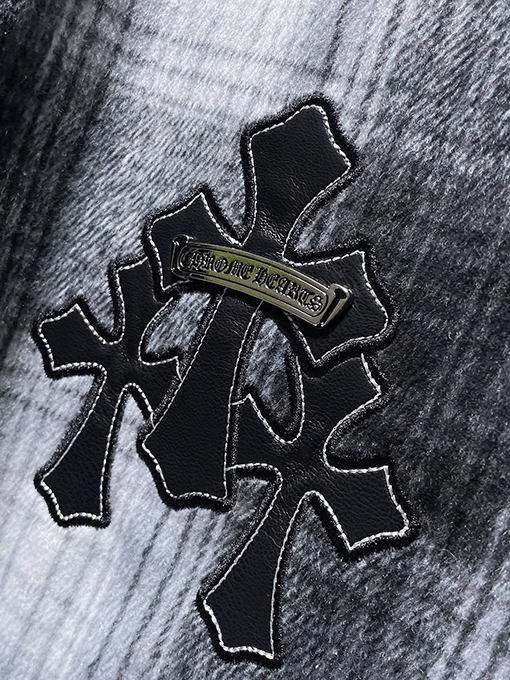 クロムハーツ サンスクリット刺繍のクロスアップリケウール長袖シャツ
