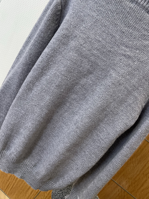 ディオール スズランの刺繍入りレターニットセーター