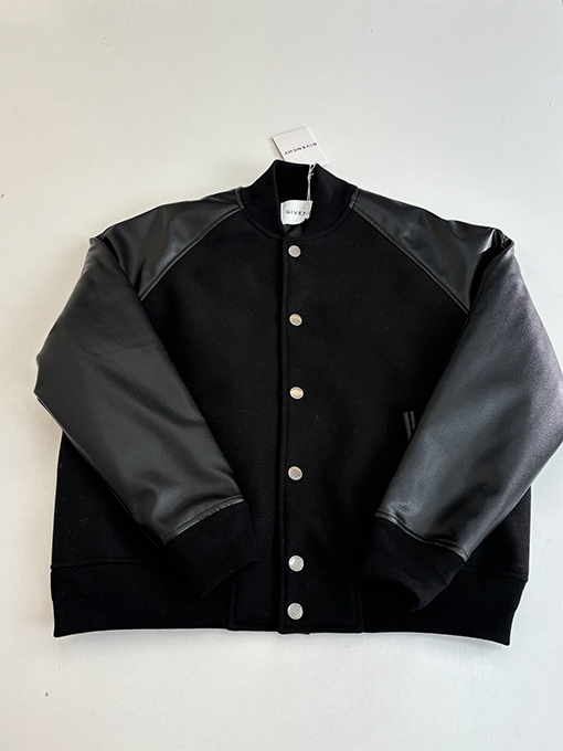 ジバンシイ Givenchy 無地のダークウールとレザーのスナップボタンベースボールジャケット
