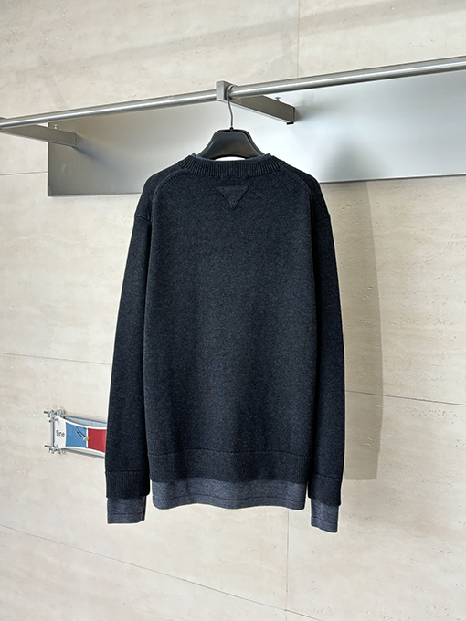 プラダ ホリデーコレクション カシミア&ウールブレンド リブニット クルーネックセーター