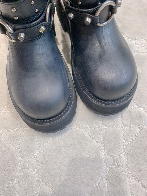 バレンシアガコピー Balenciaga クラシックでスタイリッシュなブーツ