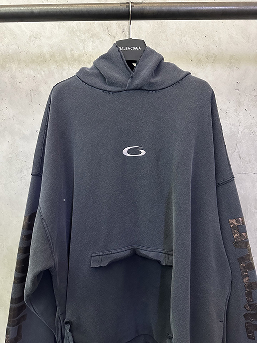 バレンシアガ BALENCIAGA シングルリング刺繍テープフード付きスウェットシャツ