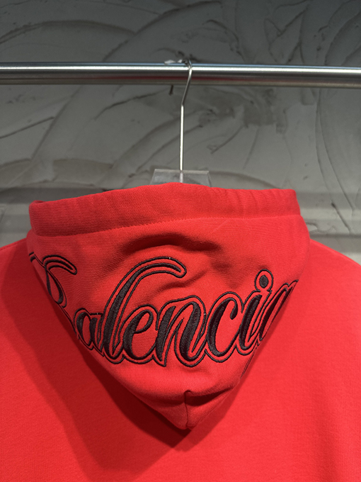 バレンシアガコピー Balenciaga 限定の馬年刺繍ロゴパーカー