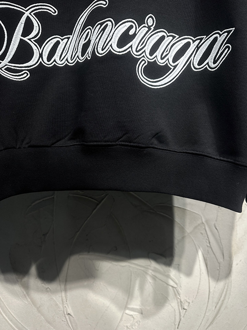 バレンシアガコピー Balenciaga 限定の馬年刺繍ロゴパーカー