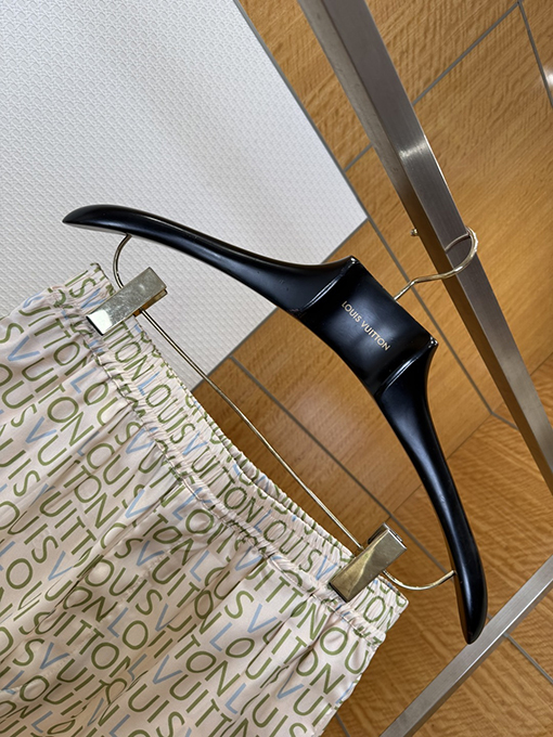 ルイヴィトン レタープリントのカジュアルショートパンツ