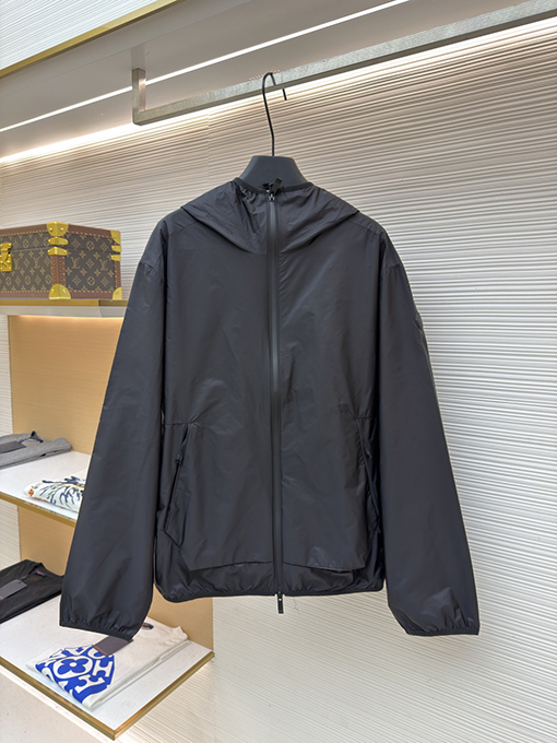モンクレールスーパーコピー Moncler 反射ロゴフード付きジャケット