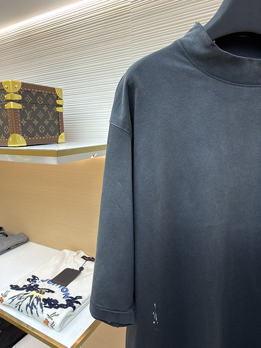 マルタンマルジェラ ダメージのグラフィティ半袖Tシャツ