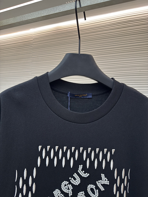 ルイヴィトン 刺繍ビーズロゴ半袖Tシャツ