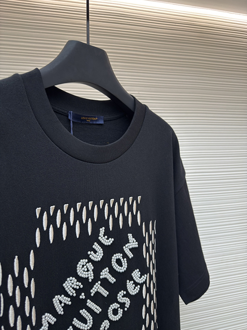 ルイヴィトン 刺繍ビーズロゴ半袖Tシャツ