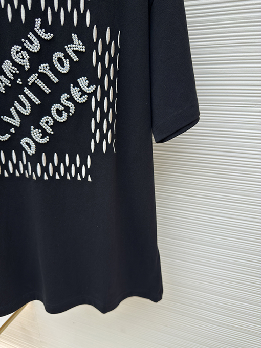 ルイヴィトン 刺繍ビーズロゴ半袖Tシャツ