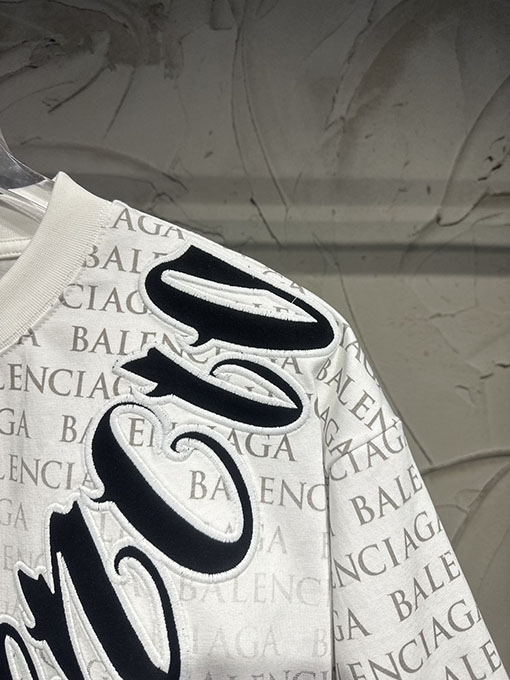 バレンシアガスーパーコピー Balenciaga 全面ロゴプリント半袖Tシャツ