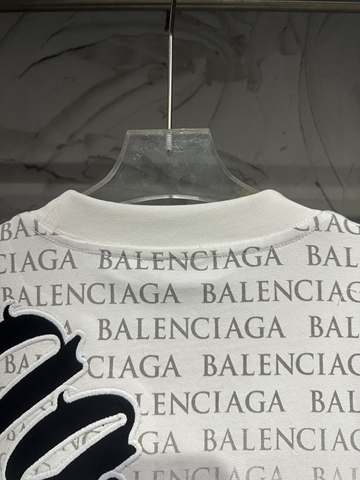 バレンシアガスーパーコピー Balenciaga 全面ロゴプリント半袖Tシャツ