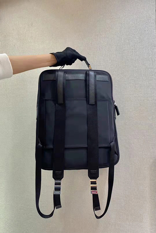 プラダスーパーコピー 新しい実用的なバックパック