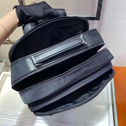 プラダスーパーコピー 新しい実用的なバックパック