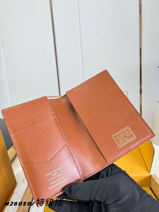 ルイヴィトン プリント牛革財布 M26059