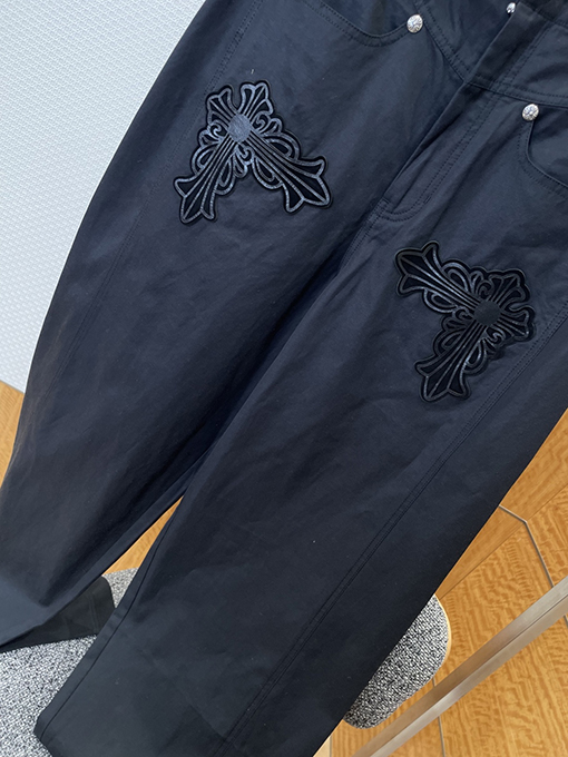 クロムハーツ スターリングシルバーのクロスステッチ刺繍りワイドレッグカーゴパンツ