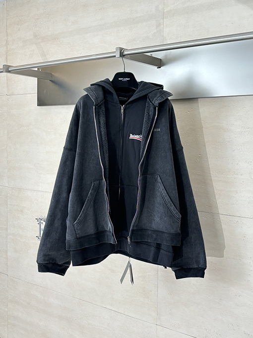 バレンシアガ Balenciaga 2枚のダメージをしたジップアップパーカー