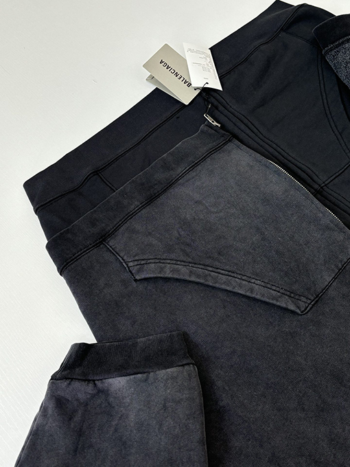 バレンシアガ Balenciaga 2枚のダメージをしたジップアップパーカー
