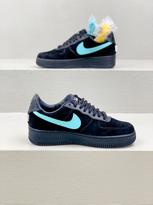 ナイキx ティファニー スニーカー コラボ Tiffany & Co. x Nike Air Force 1 Low SP