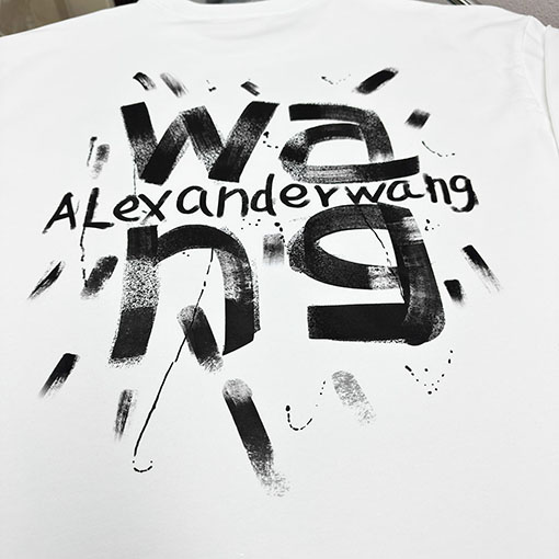 アレキサンダーワン Alexander Wang フロントとバックに文字が入ったデジタルダイレクトプリントのクルーネック スウェットシャツ