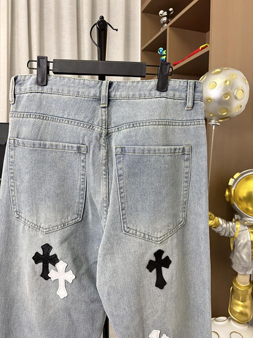 クロムハーツコピー レザーラベルのストレートレッグジーンズ