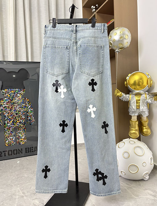クロムハーツコピー レザーラベルのストレートレッグジーンズ