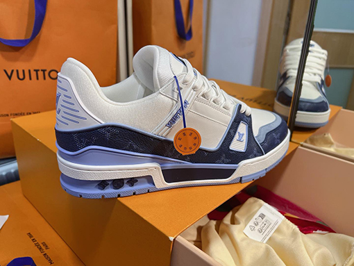 ルイヴィトン LV Trainer Sneaker レトロなバスケットボールシューズシルエットのスニーカー