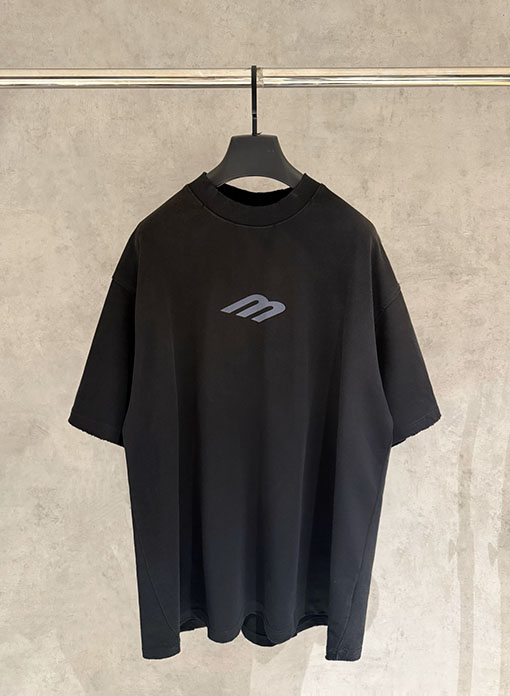 バレンシアガ 前面パネルと背面パネル刺繍半袖Tシャツ