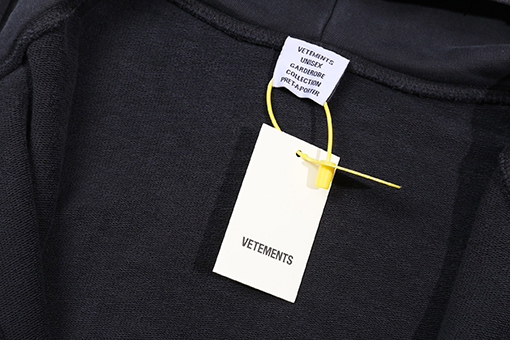 ヴェトモン VETEMENTS 新作 ウォッシュダメージフード付き ジップアップスウェットシャツ