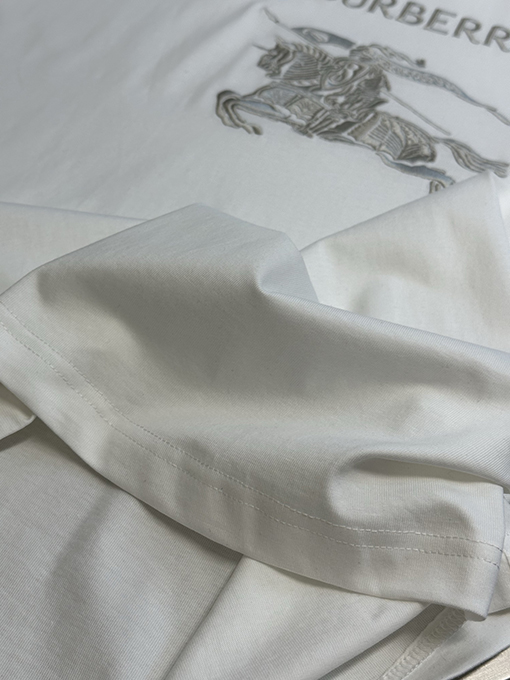 バーバリー BURBERRY 馬上騎士ロゴ刺繍半袖Tシャツ