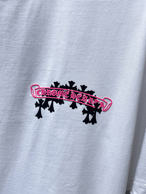 クロムハーツコピー クラシックなサンスクリットのスクロール彫刻半袖Tシャツ