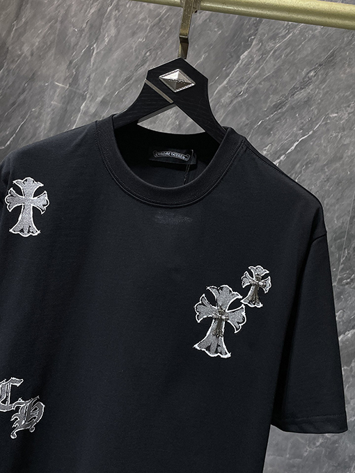 クロムハーツスーパーコピー 重なりう鉄十字サンスクリット半袖Tシャツ