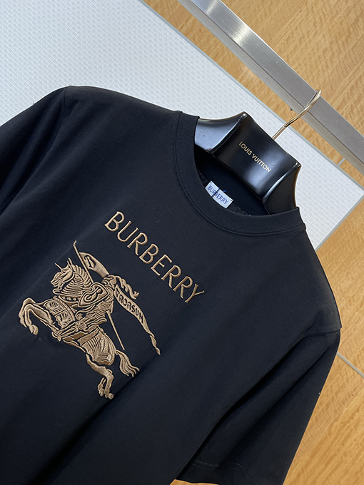 バーバリースーパーコピー レターウォーホース刺繍クルーネック半袖Tシャツ