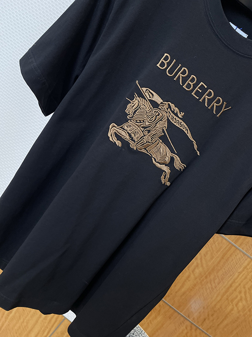 バーバリースーパーコピー レターウォーホース刺繍クルーネック半袖Tシャツ