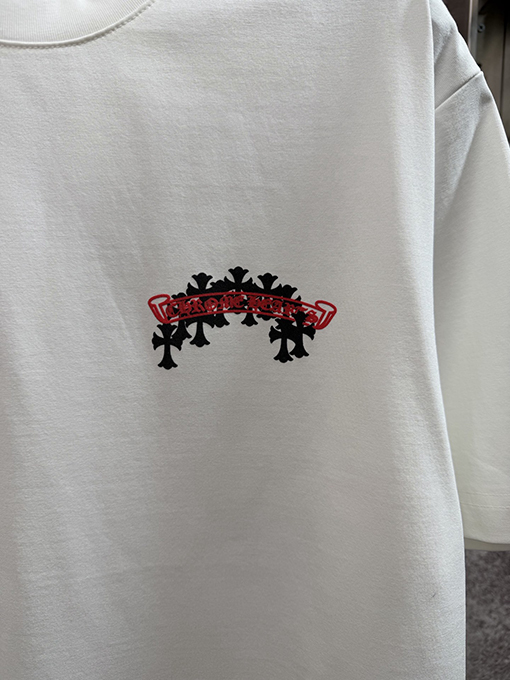 クロムハーツ クラシックなサンスクリットの半袖Tシャツ