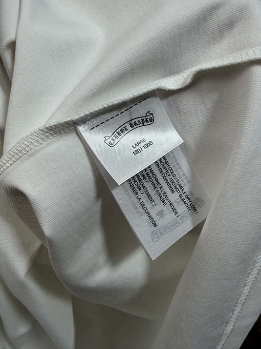 クロムハーツ クラシックなサンスクリットの半袖Tシャツ